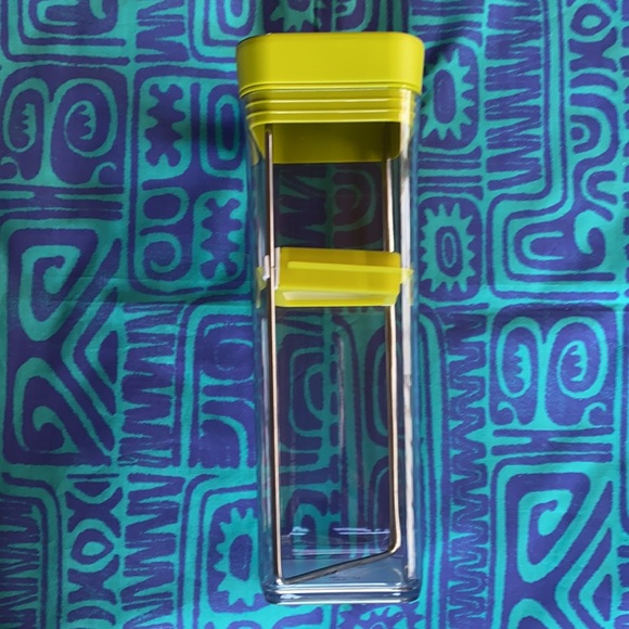 Chef’n Herbfresh Keeps Herbs Fresh Longer - Picture 10 of 11